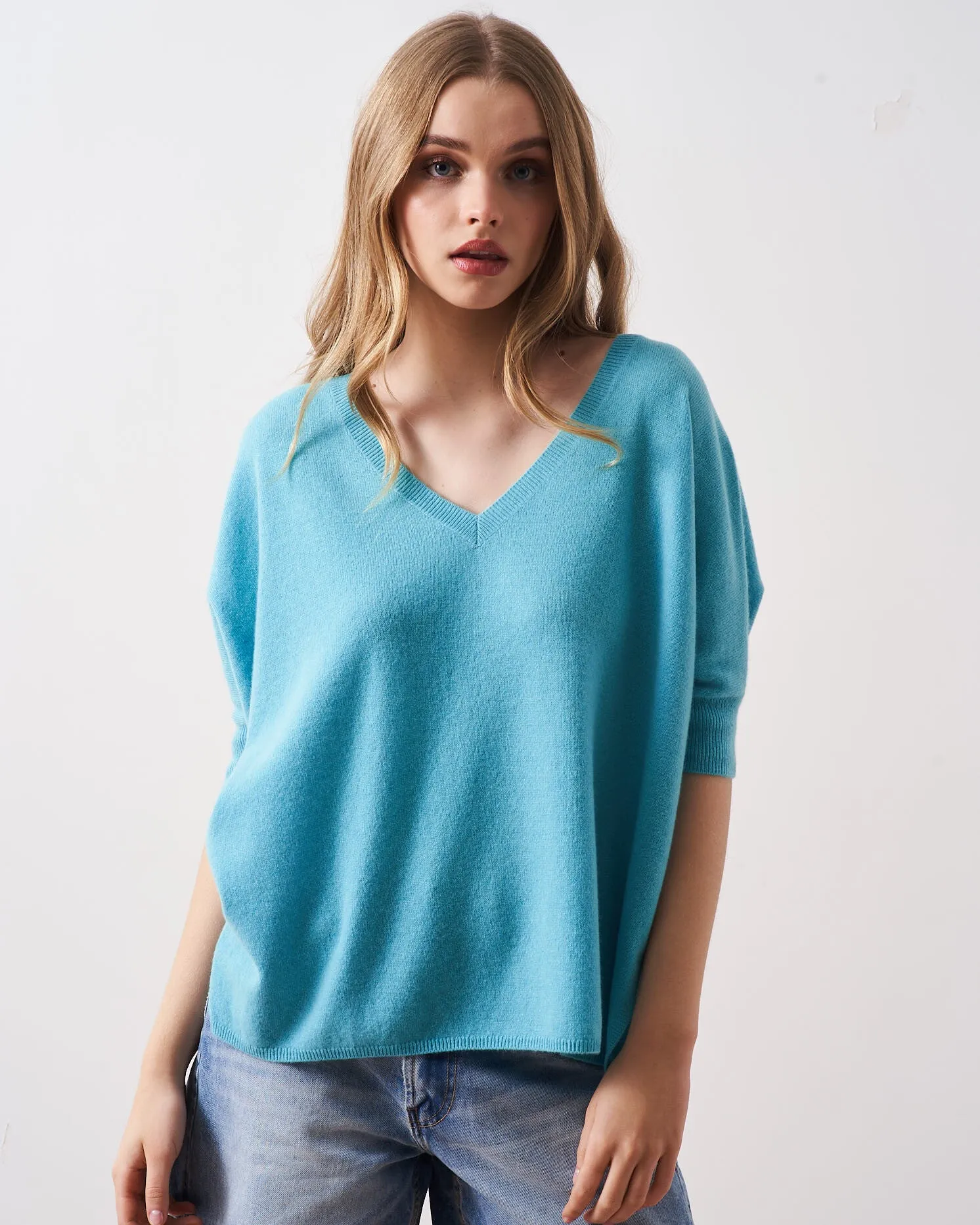 Absolut Cashmere Kate V Neck Short Sleeve Jumper in Pacific