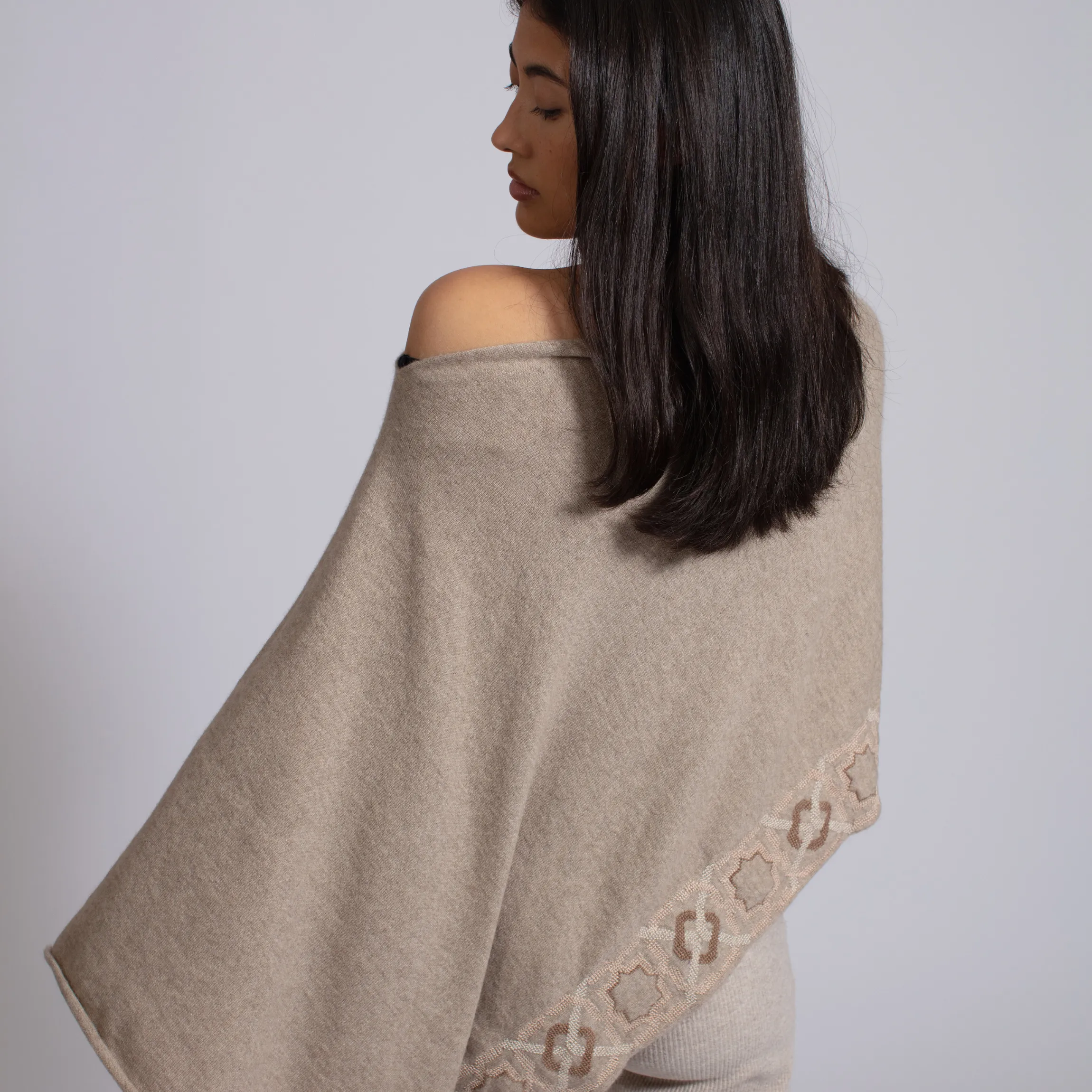 BEIGE CASHMERE PONCHO