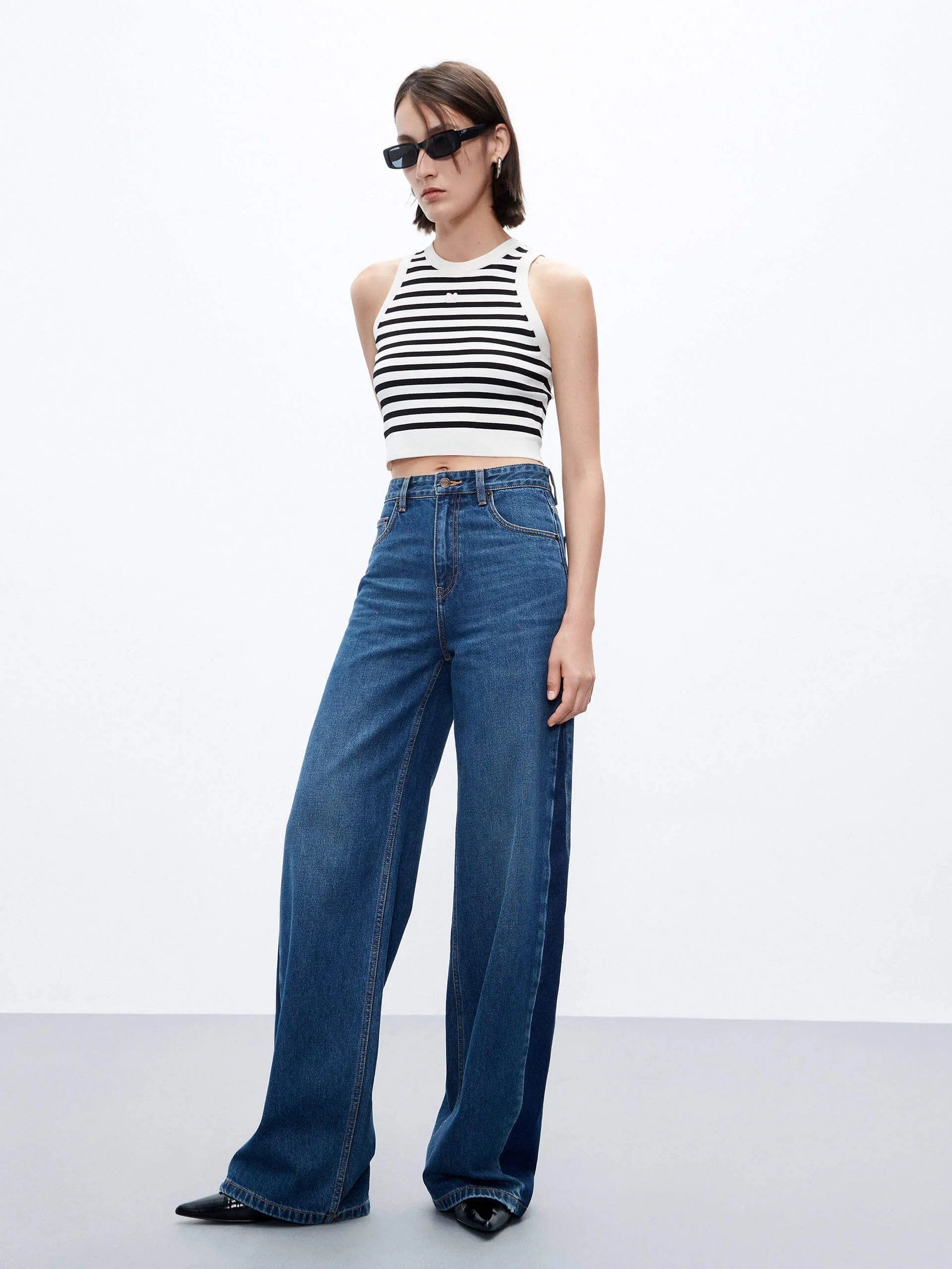 Contrast Detail Straight Jeans