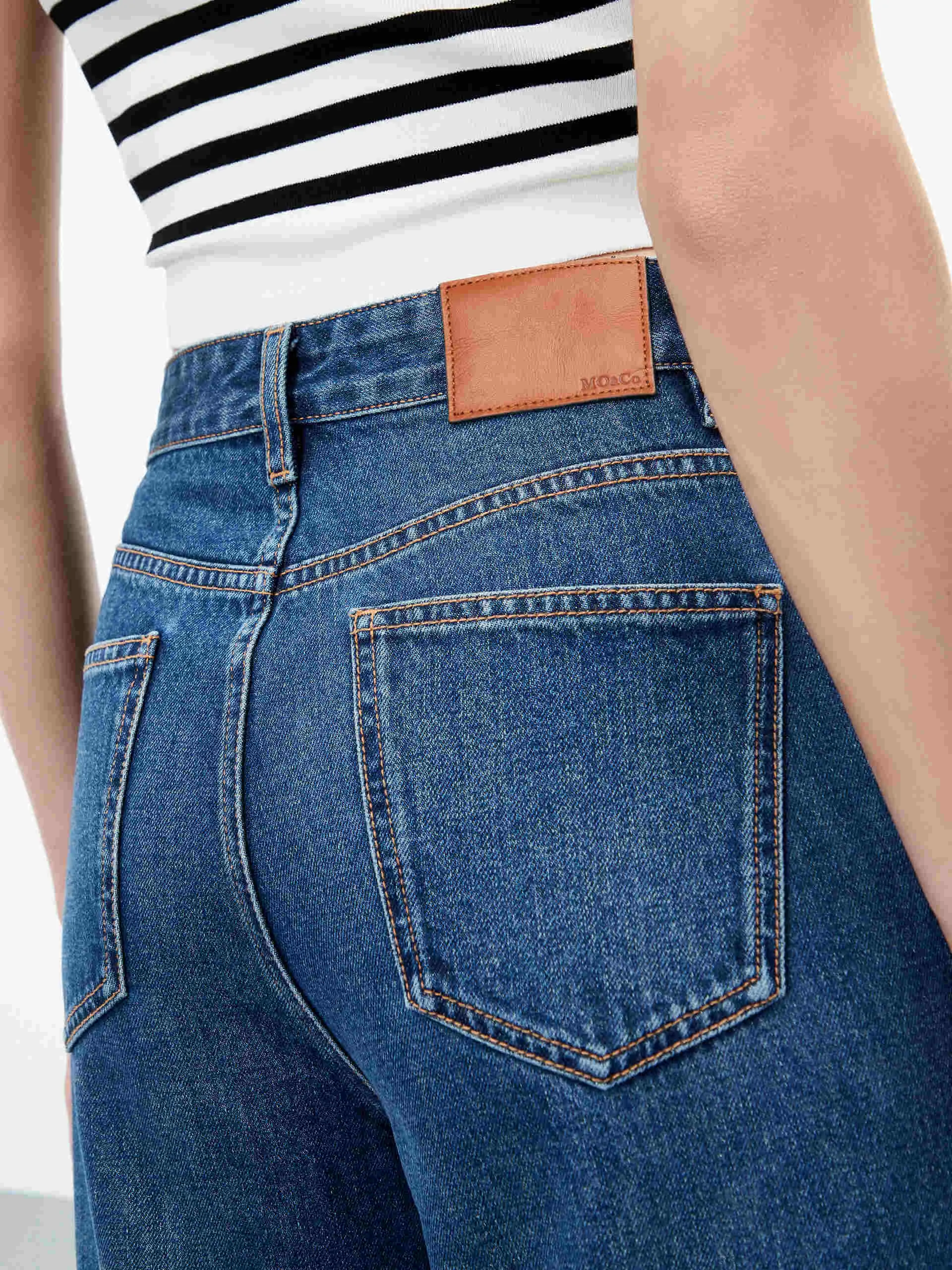 Contrast Detail Straight Jeans