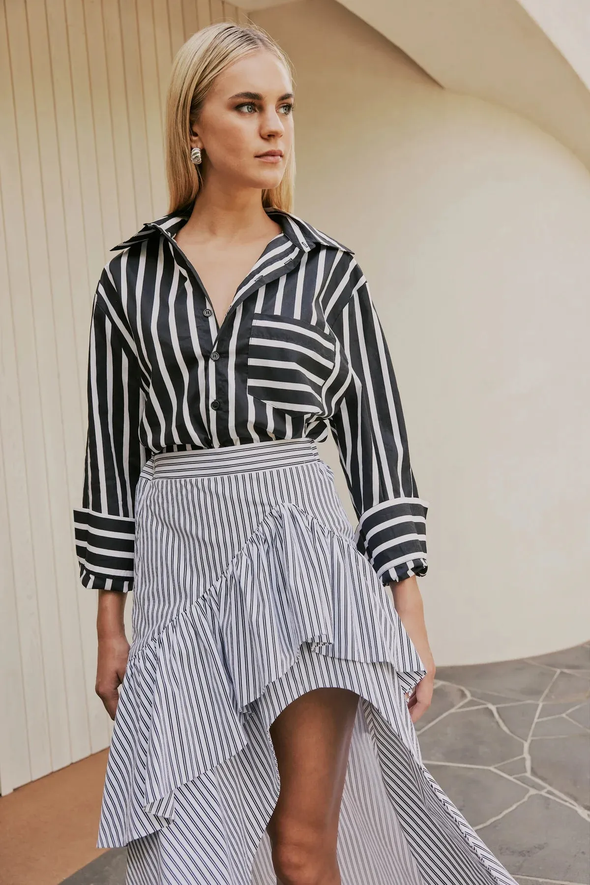 CURAAE By Elliatt Azalea Oversized Contrast Stripe Loose Shirt In Black & White