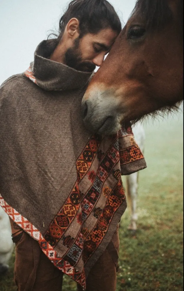 Kuscheliger Poncho ~ HOPI