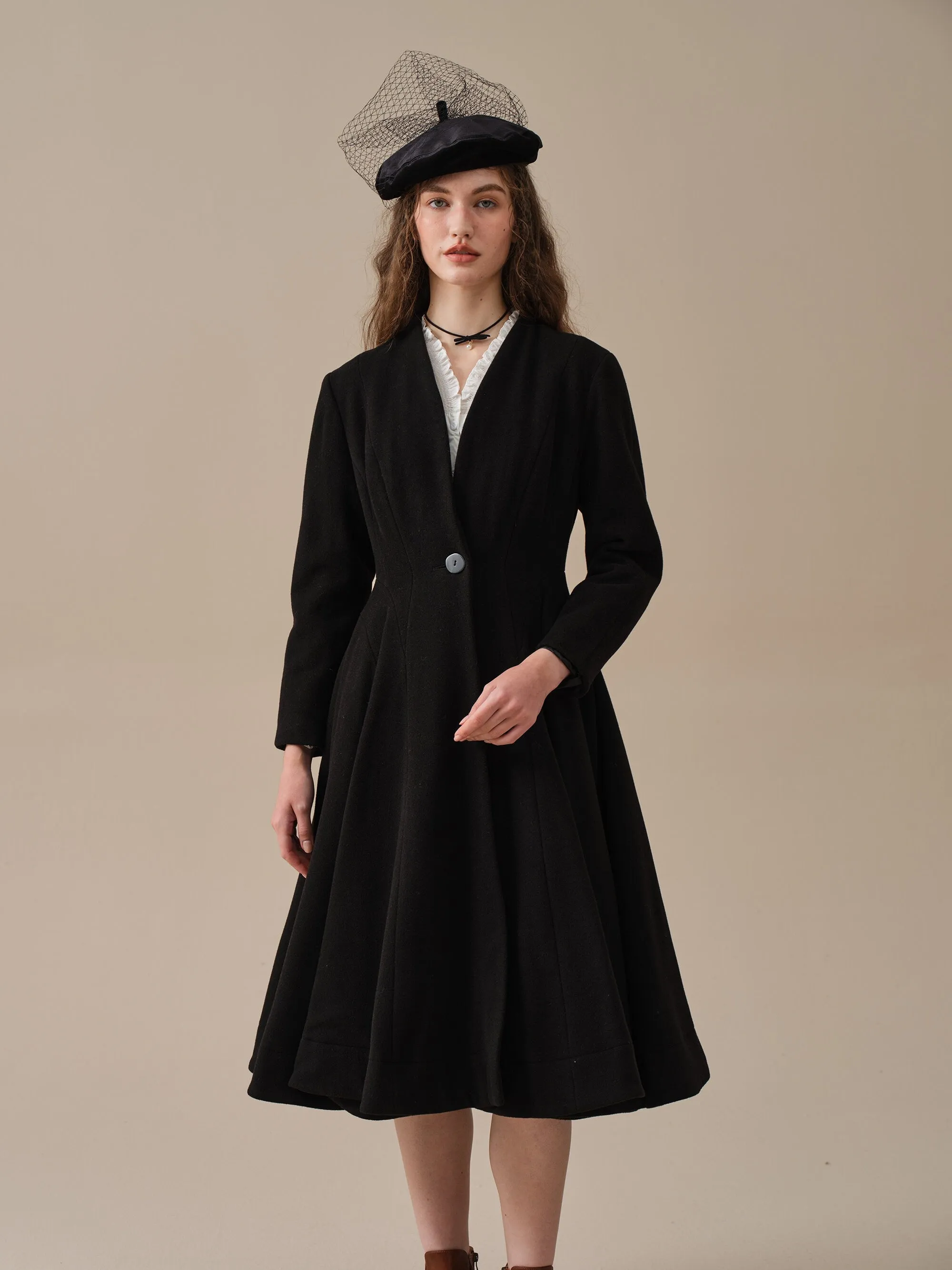 LITTLE WOMEN 22 | WOOL COAT IN BLACK