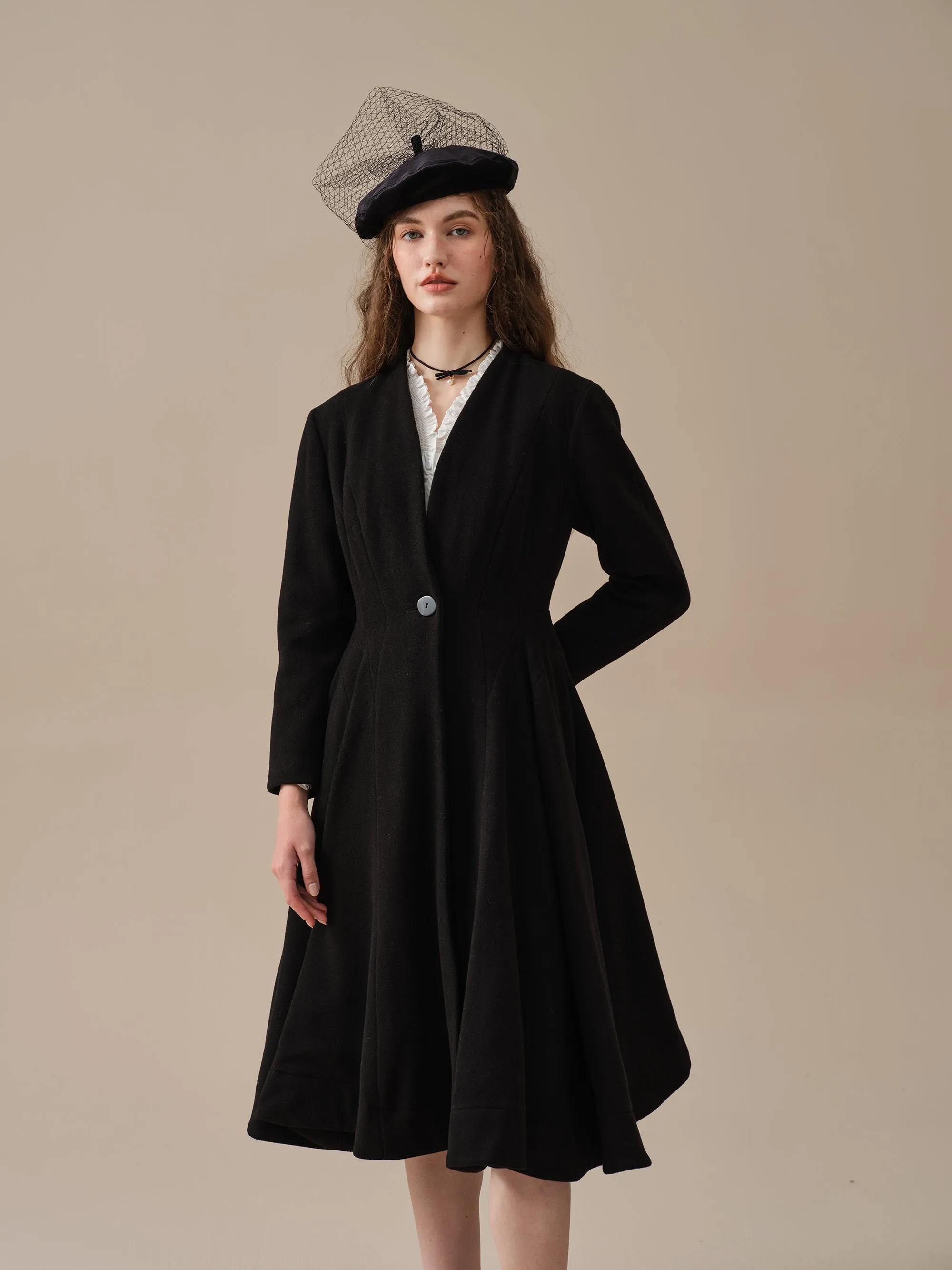 LITTLE WOMEN 22 | WOOL COAT IN BLACK