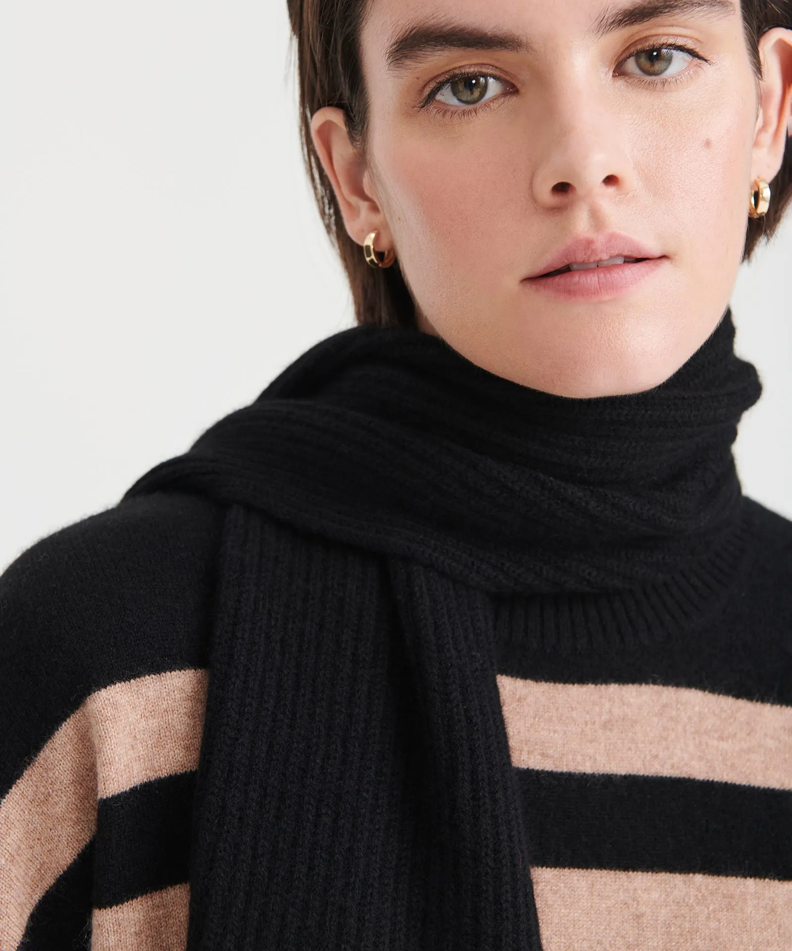 Signature Cashmere Ribbed Scarf