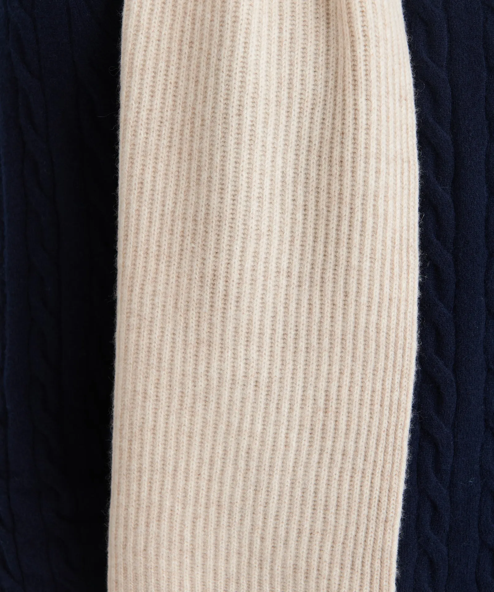 Signature Cashmere Ribbed Scarf