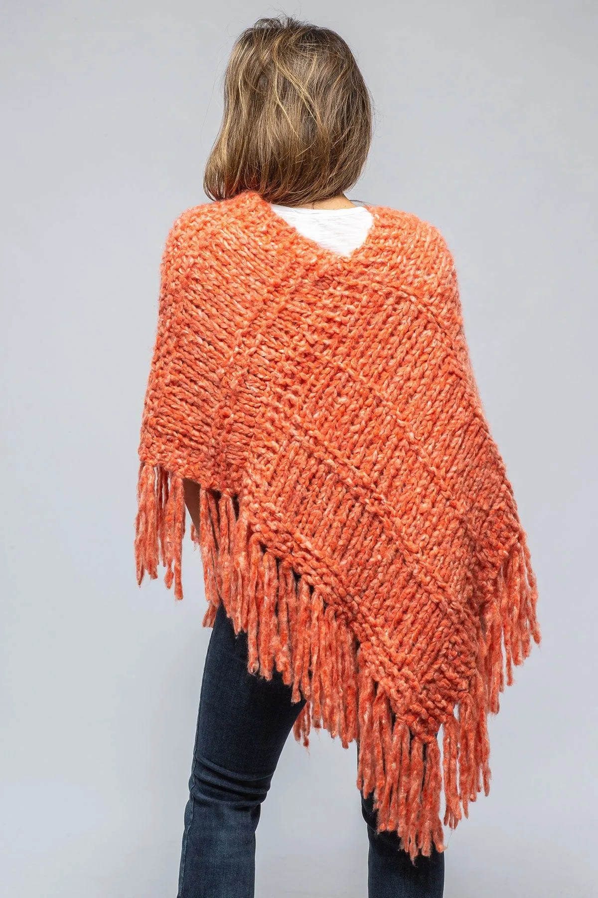 Soliana Cashmere Poncho In Melon Flame