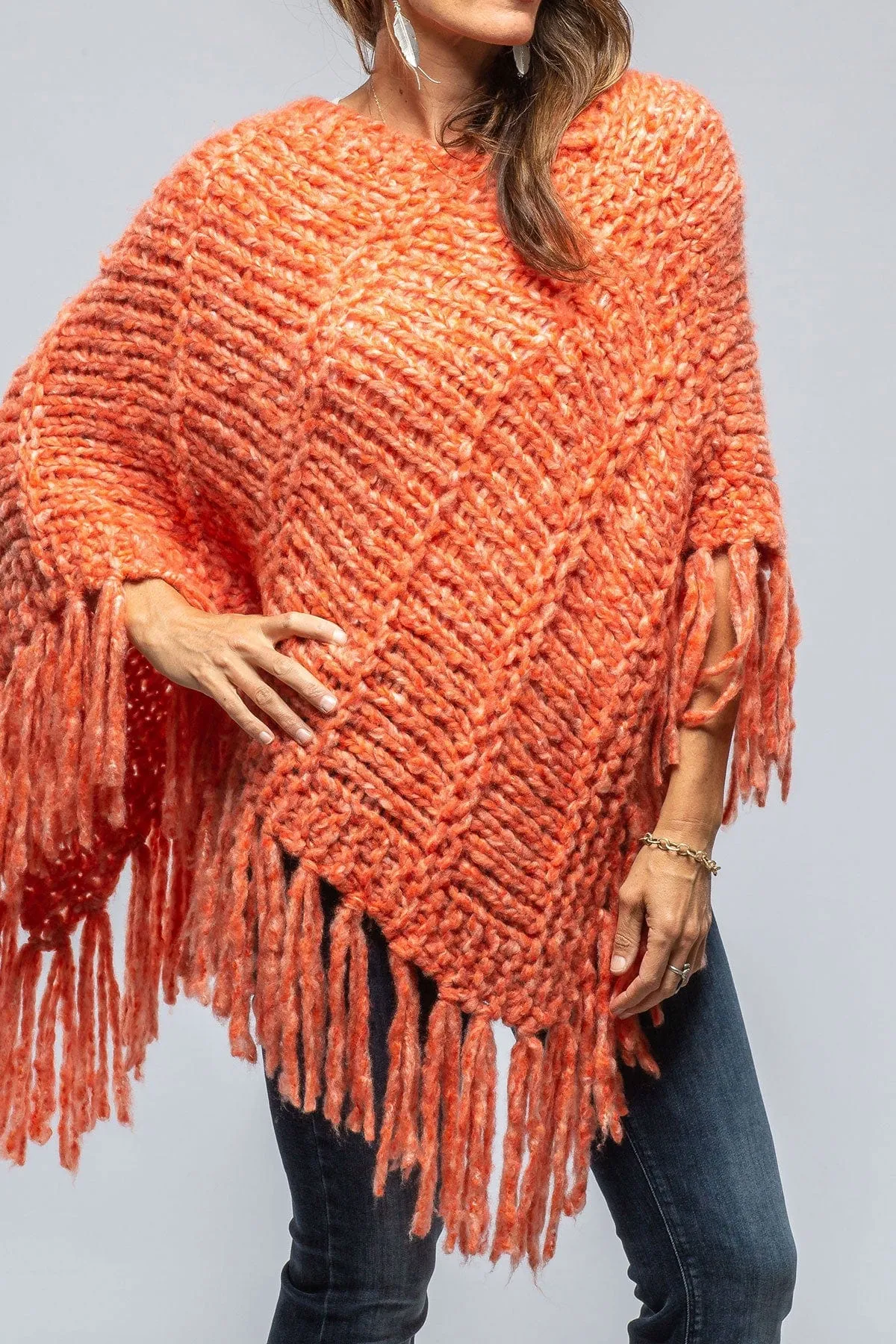 Soliana Cashmere Poncho In Melon Flame