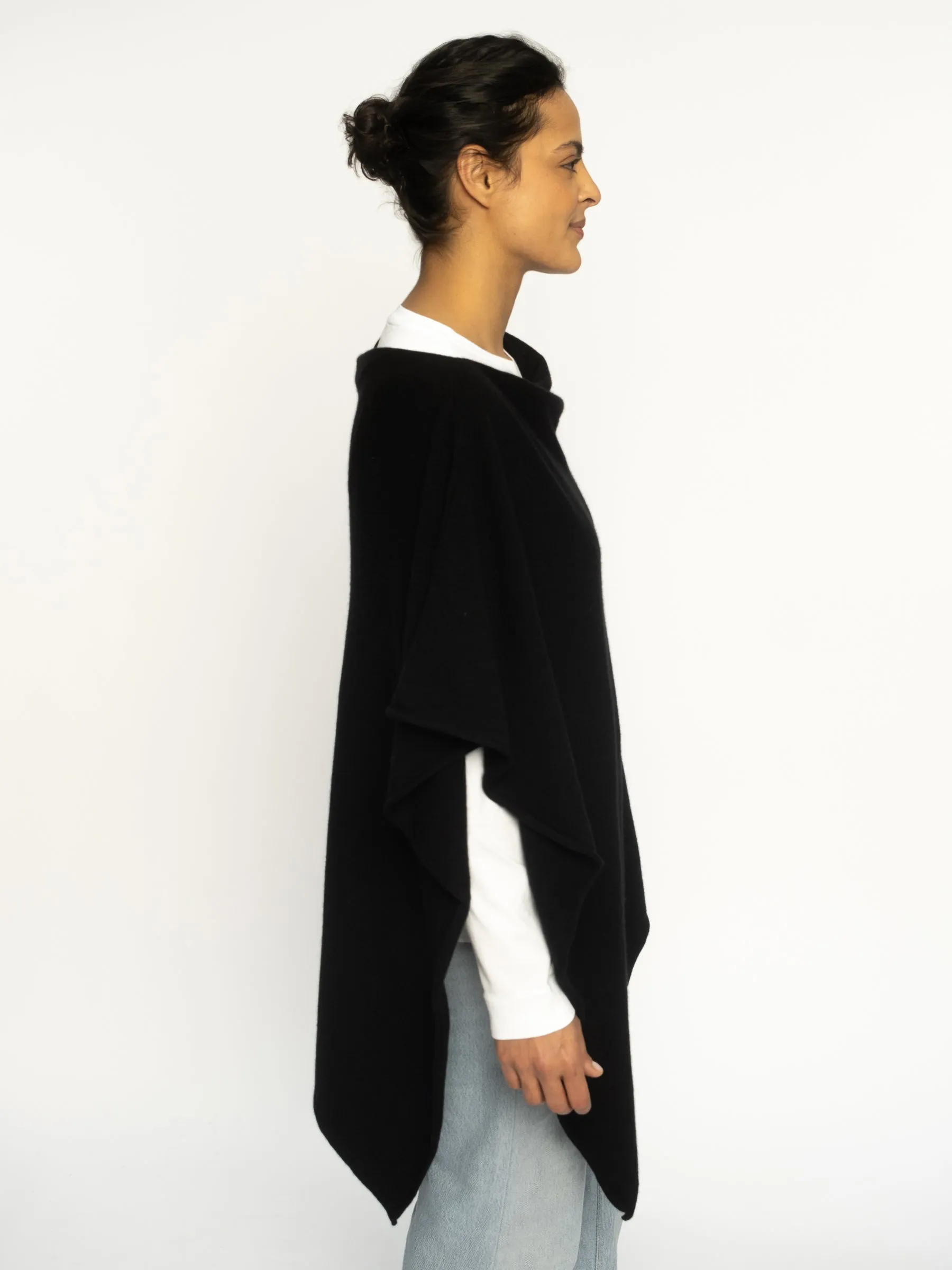 THE PONCHO | BLACK