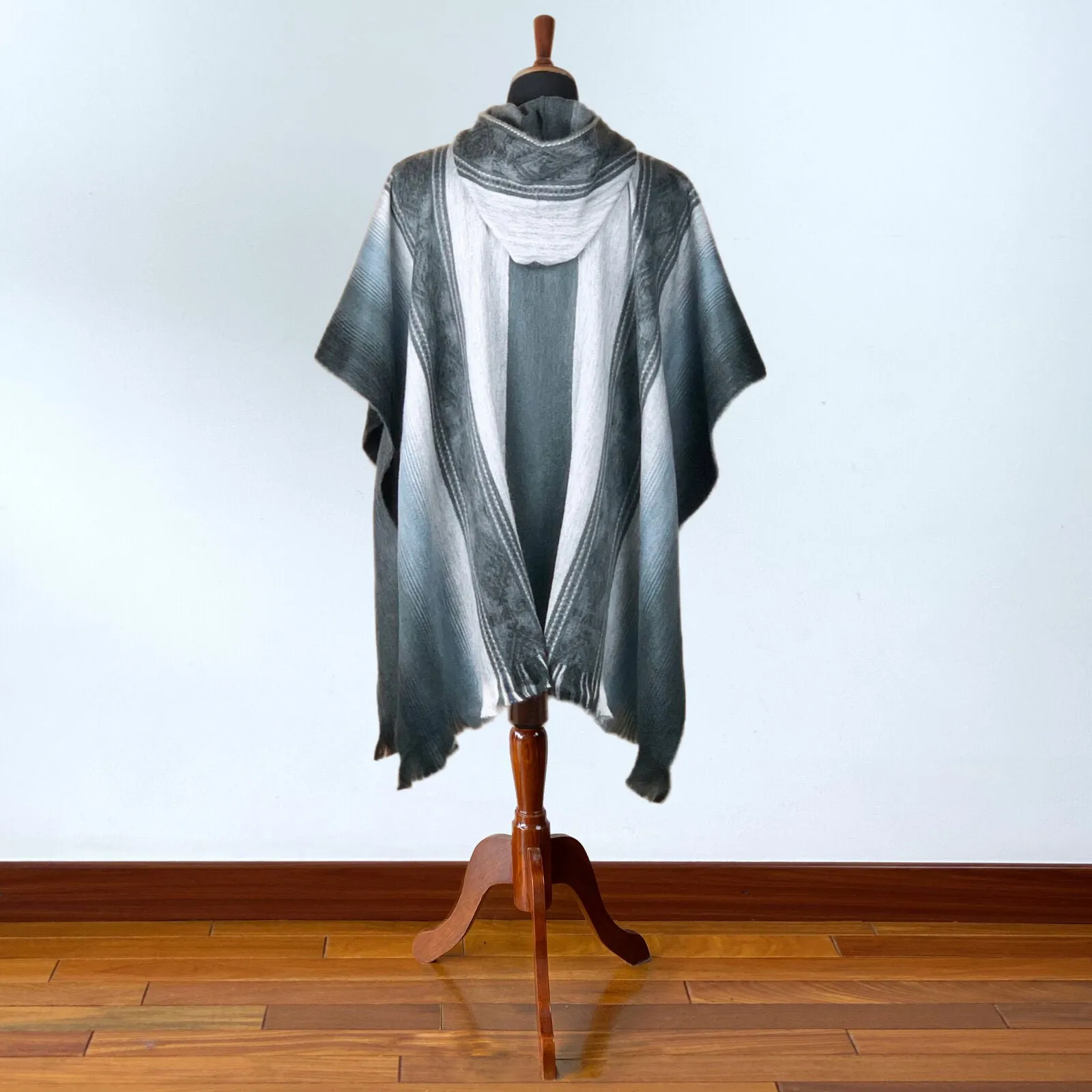 Yanarumi - Lightweight Baby Alpaca Hooded Poncho - Light Gray - Unisex