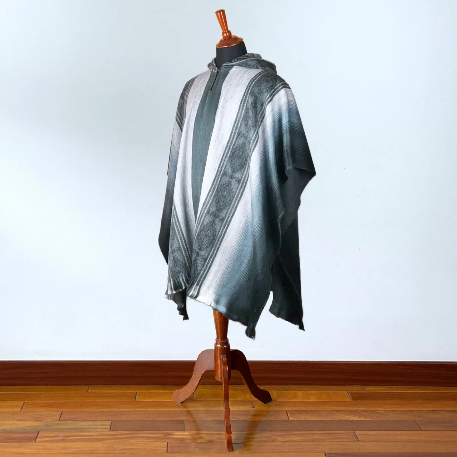 Yanarumi - Lightweight Baby Alpaca Hooded Poncho - Light Gray - Unisex